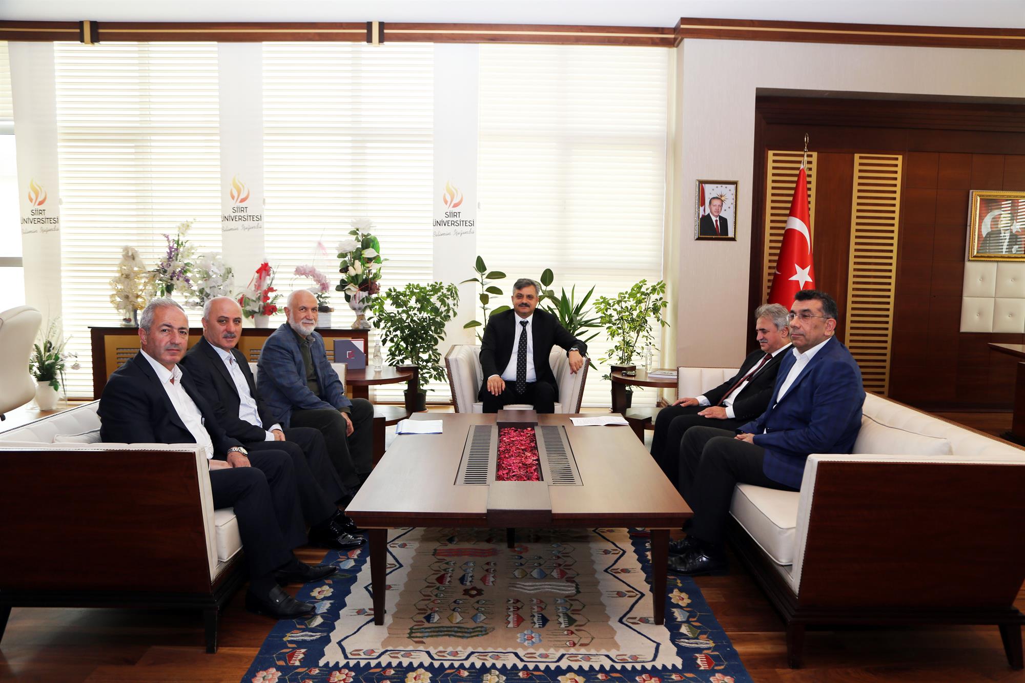 Siirt Vakfından Rektörümüz Prof. Dr. Nihat Şındak’a Ziyaret